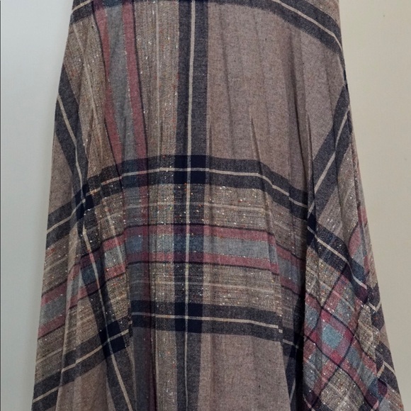 *Perfect for fall* Vintage plaid pleated skirt - Picture 3 of 7